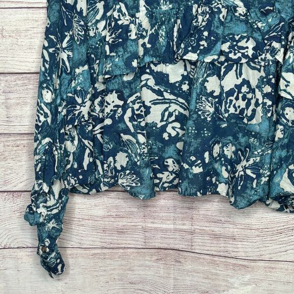 Pilcro Batik Cropped Ruffle Blue & White Loose Fit Batwing Blouse Top Size Small - Picture 9 of 11